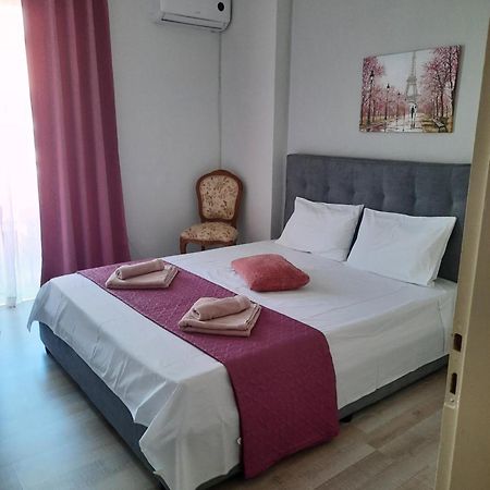 Villys Apartment Kalamata Exterior photo