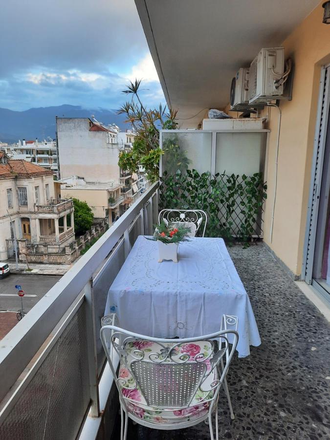 Villys Apartment Kalamata Exterior photo